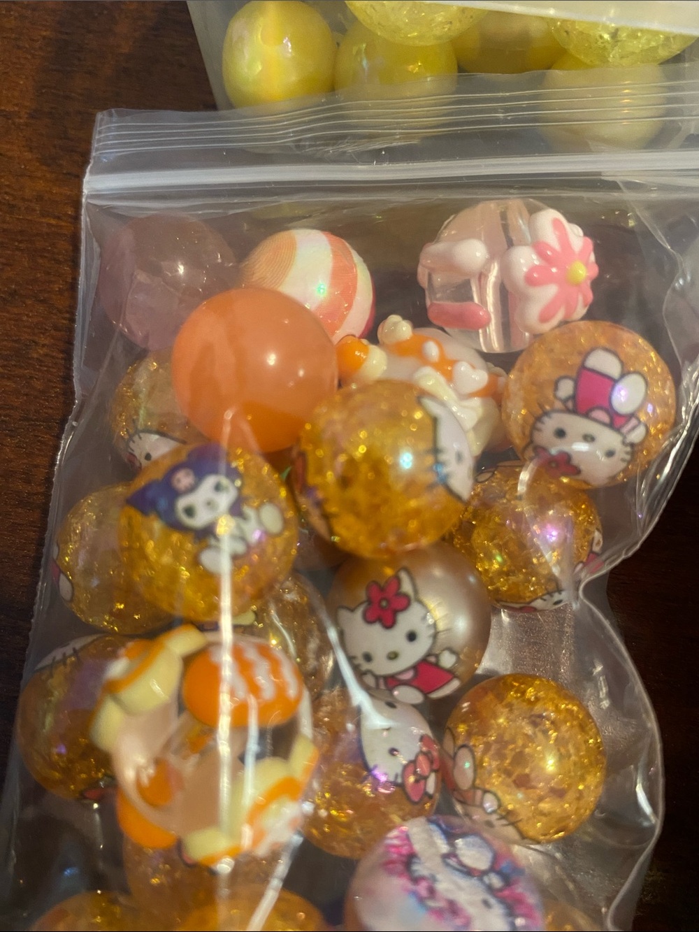 Bundle Bead mix  Hello Kitty color Theme with Strawberry Shortcake Free Pens - Picture 15 of 16